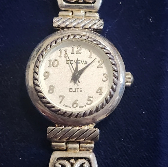 Vintage Y2K Geneva Elite women\'s watch main image 5